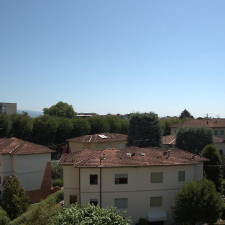 Appartamento Via Grandi - Free Gated Parking - 5 Minutes From Center Lucca Exterior foto